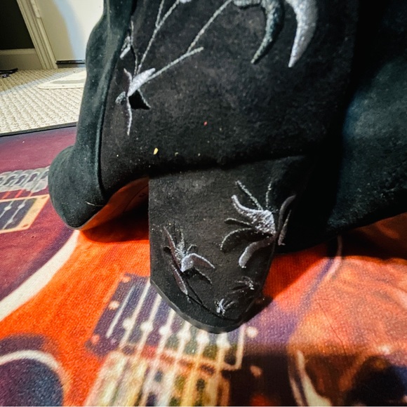 🎶Stunning Embroidered Kenneth Cole Suede Over-the-Knee Boots! - Picture 12 of 13